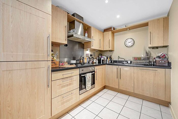 2 Bedroom Flat To Rent In Scott Avenue, Southfields, London, SW15