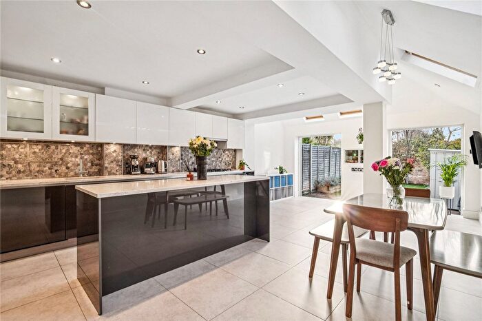 4 Bedroom Detached House For Sale In Tranmere Road, SW18