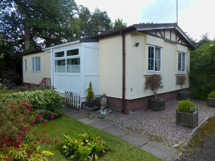 2 Bedroom Mobile/park Home For Sale In Lindow Court Farm, Sycamore Road, Mobberley, Knutsford, Cheshire, WA16