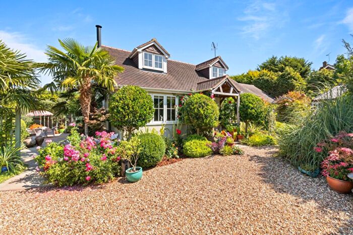4 Bedroom Detached House For Sale In Swallowfield Close, Mannings Heath, RH13