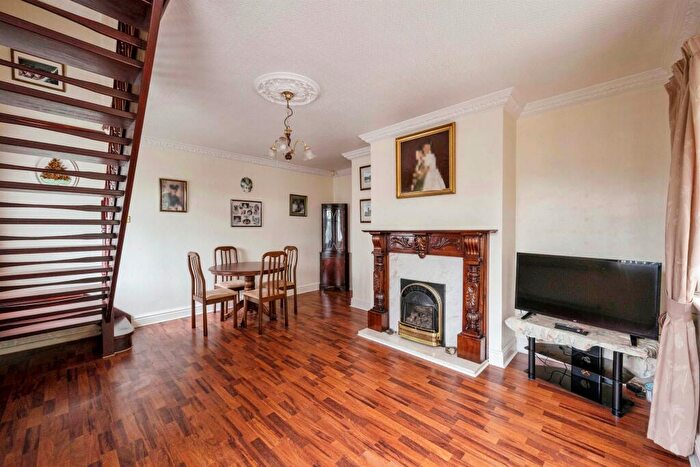 2 Bedroom Detached Bungalow For Sale In Mill Lane, Warmsworth, Doncaster, DN4