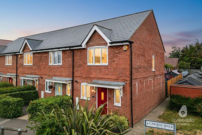2 Bedroom End Of Terrace House For Sale In Caribou Walk, Three Mile Cross, RG7