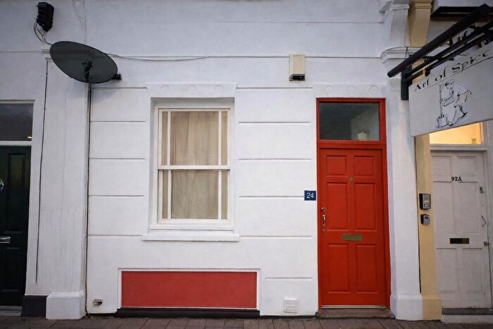 3 Bedroom Flat To Rent In Balls Pond Road, London, N1