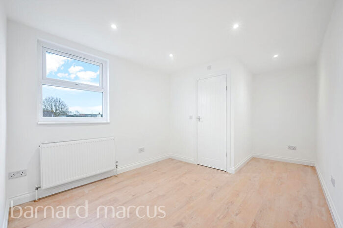 Apartment To Rent In Chatham Road, Kingston Upon Thames, KT1