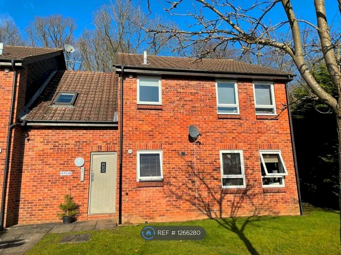 Studio To Rent In Spinney Close, Glen Parva, Leicester LE2