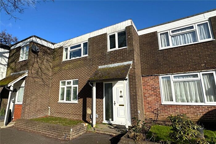 3 Bedroom Terraced House For Sale In Chaucer Road, Farnborough, Hampshire, GU14