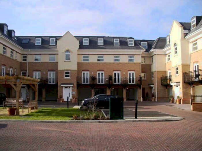 2 Bedroom Apartment To Rent In Old Woking, Surrey, GU22