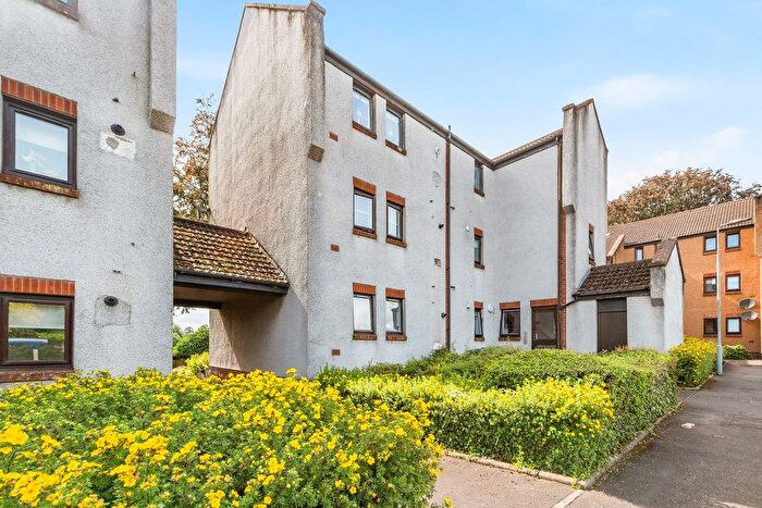 2 Bedroom Flat For Sale In Tulligarth Park, Alloa, FK10