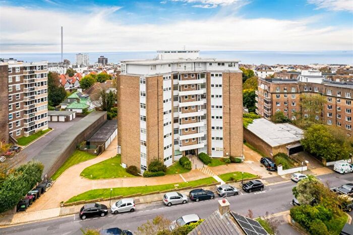 2 Bedroom Apartment For Sale In Furze Hill, Hove, BN3