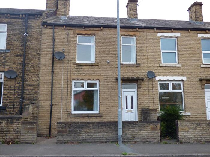 3 Bedroom Terraced House To Rent In St Peg Lane, Cleckheaton, BD19