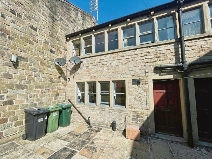 2 Bedroom Terraced House To Rent In Manchester Road, Linthwaite, Huddersfield, West Yorkshire, HD7