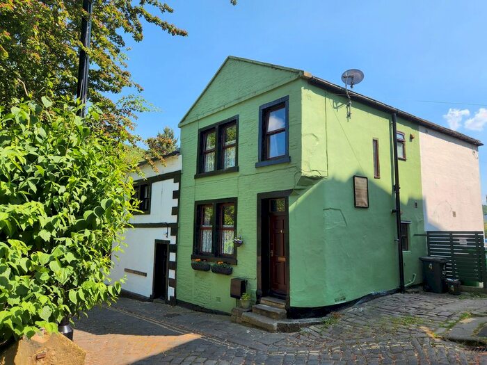 2 Bedroom End Of Terrace House To Rent In Upper Kirkgate, Halifax, HX1