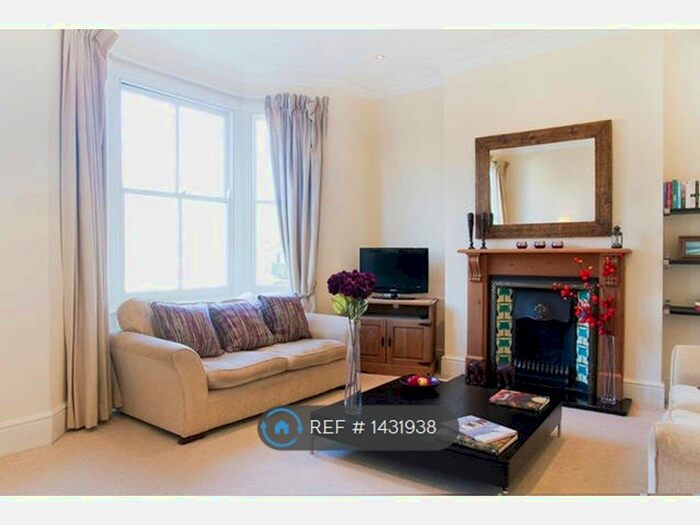 2 Bedroom End Of Terrace House To Rent In Allfarthing Lane, London, SW18