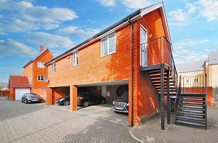 2 Bedroom Coach House For Sale In Mortimer Gardens, Colchester, Essex, CO4