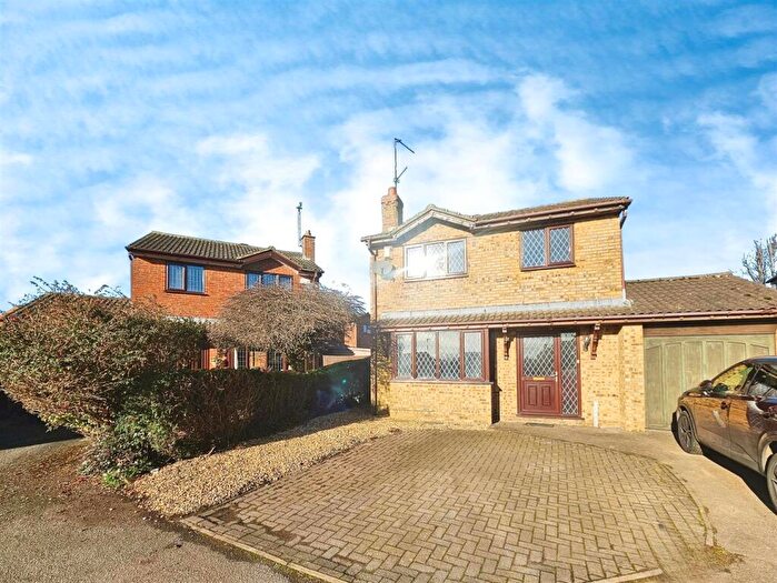 3 Bedroom Detached House To Rent In Barlow Close, Rothwell, Kettering, Northants, NN14