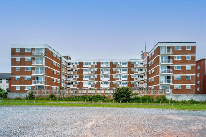 2 Bedroom Flat To Rent In Sea Front, Hayling Island, PO11