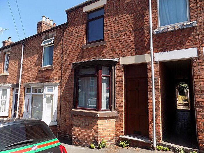 2 Bedroom Town House For Sale In South Street, Ashbourne, Derbyshire, DE6