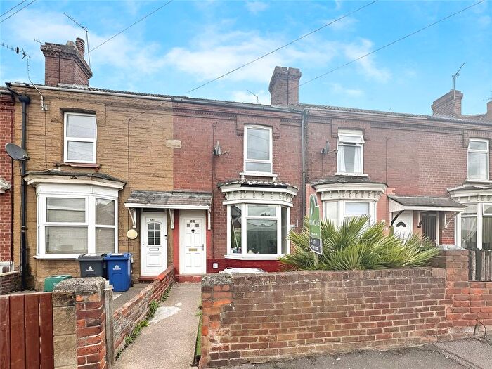 3 Bedroom Terraced House To Rent In Queens Road, Doncaster, South Yorkshire, DN1