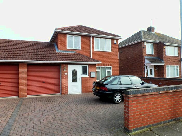 3 Bedroom Link Detached House To Rent In St Margarets Gardens, Lincoln, Lincolnshire, LN6