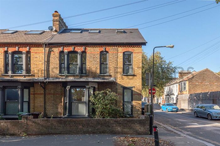 4 Bedroom Property To Rent In Queens Road, London, E17
