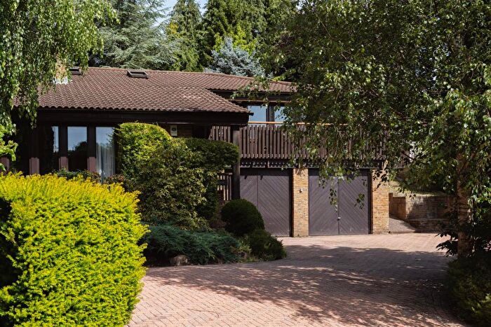 4 Bedroom Detached House For Sale In Quarry Hill Park, Reigate, RH2