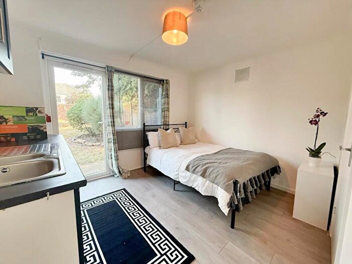 Studio To Rent In Lowther Road, Charminster, BH8