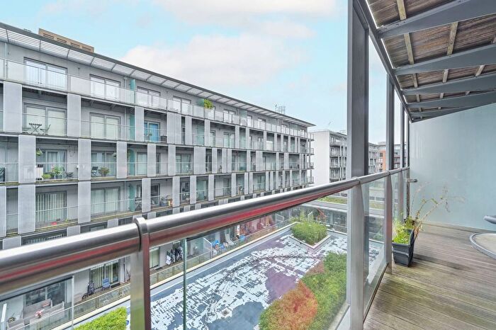 1 Bedroom Flat For Sale In Royal Carriage Mews, Woolwich Riverside, London, SE18