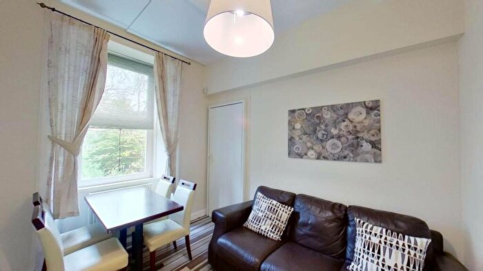 3 Bedroom Garage / Parking To Rent In Caledonian Place, Edinburgh, EH11