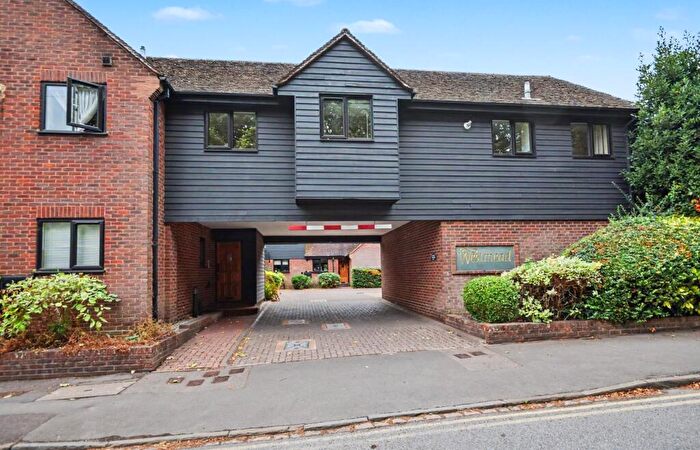 2 Bedroom Apartment For Sale In The Hart, Farnham, Surrey, GU9