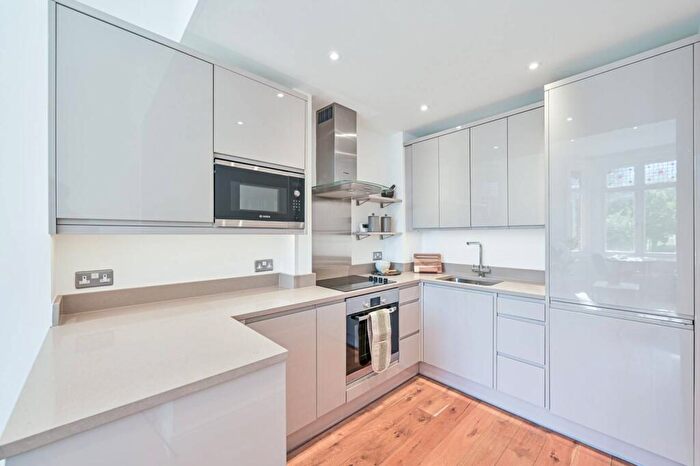 1 Bedroom Flat For Sale In Willoughby Road, Hampstead, London, NW3