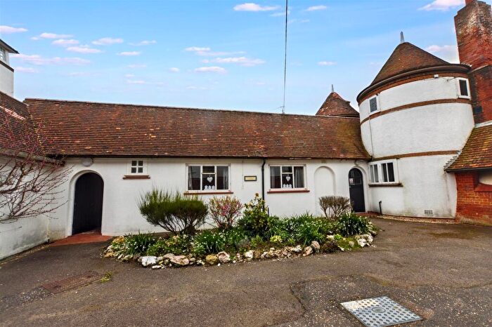 5 Bedroom Semi-Detached Bungalow For Sale In Harbord Road, Overstrand, NR27