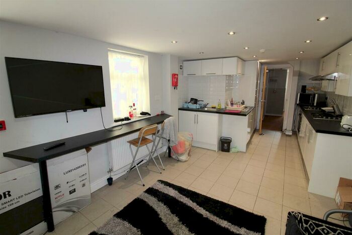 8 Bedroom House To Rent In Merthyr Street, Cathays, Cardiff, CF24