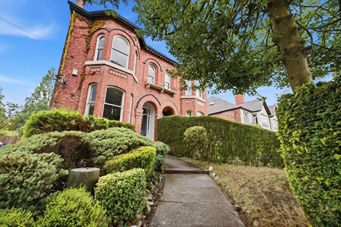 5 Bedroom Semi Detached House For Sale In Brownsville Road, Heaton Moor, Stockport, SK4