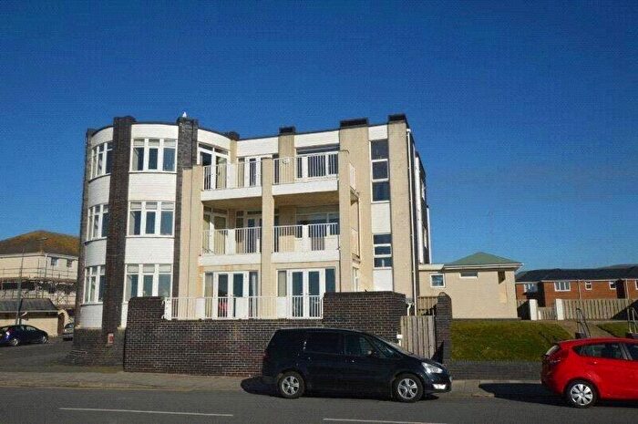 3 Bedroom Flat To Rent In Y Ddraig Goch, Marine Parade, Tywyn, Gwynedd, LL36