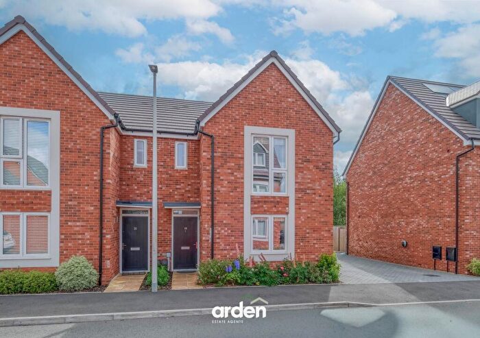 3 Bedroom Semi-Detached House For Sale In Dineley Road, Cofton Hackett, B45