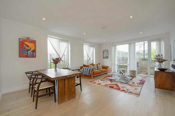 1 Bedroom Flat To Rent In Inglis Way, Mill Hill, NW7