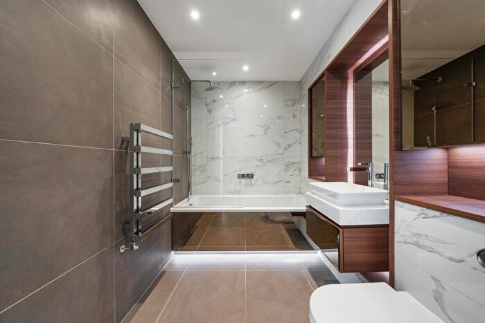 2 Bedroom Apartment To Rent In Perilla House, Stable Walk London, E1