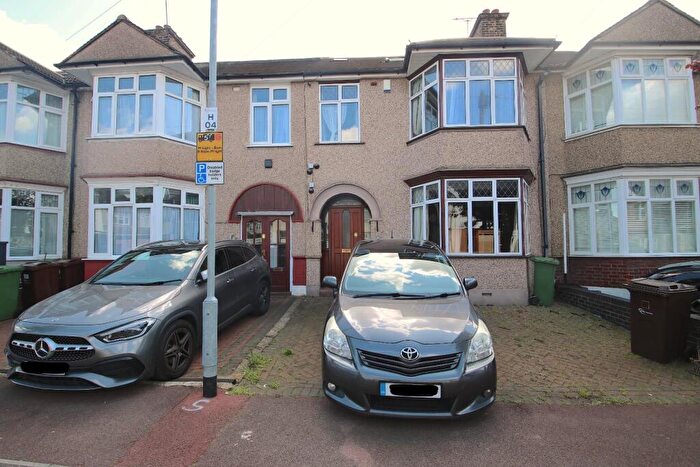 5 Bedroom House To Rent In Halsham Crescent, Barking, IG11