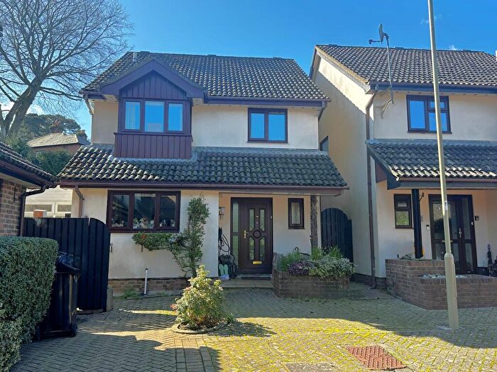 4 Bedroom Detached House For Sale In Hamilton Mews, Hythe, SO45