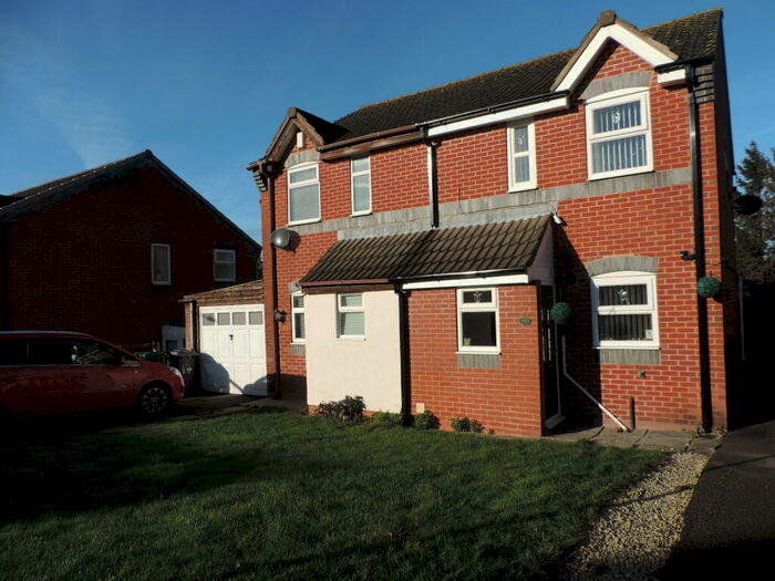 2 Bedroom Semi-Detached House To Rent In Bishop Gates.Woodville, DE11