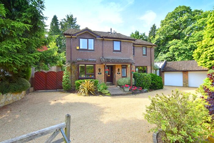 5 Bedroom Detached House For Sale In Beechwood Drive, Cobham, KT11