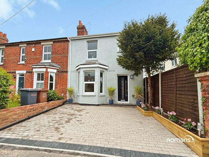 4 Bedroom End Of Terrace House For Sale In Burgess Road, Basingstoke, Hampshire, RG21