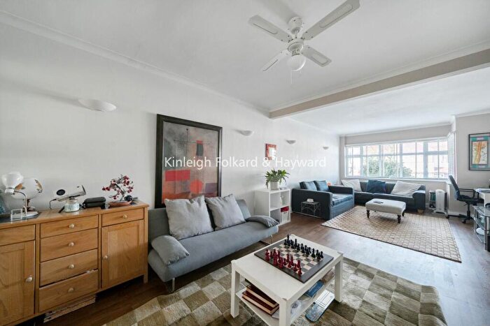 4 Bedroom Semi-Detached House For Sale In Addington Drive, Finchley, London, N12