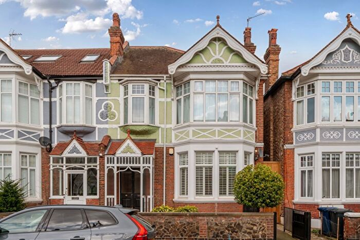 3 Bedroom Flat To Rent In Byron Road, London, W5