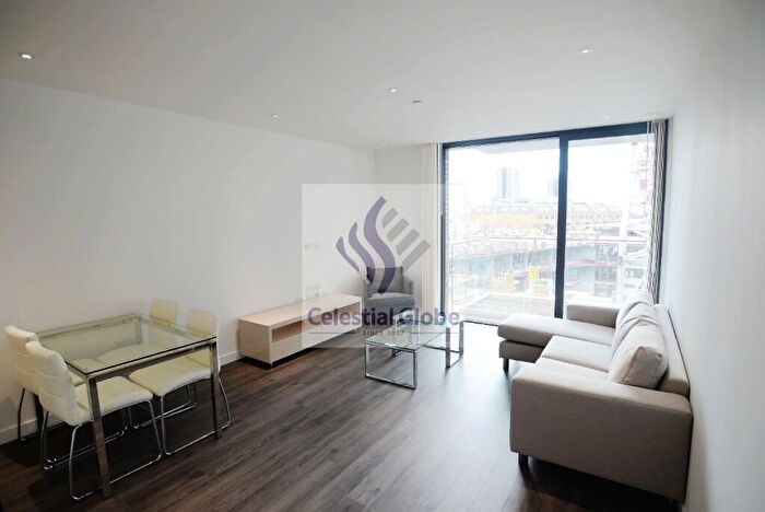 2 Bedroom Flat To Rent In Canter Way, London, E1