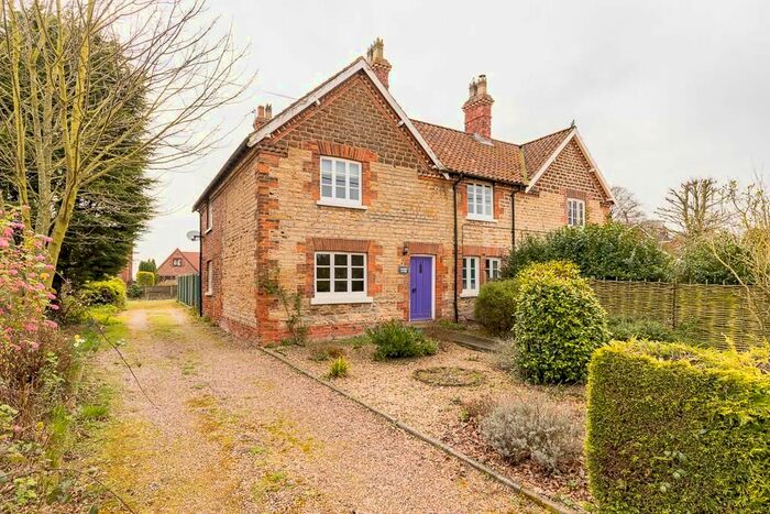 3 Bedroom Semi-Detached House For Sale In School Lane, Appleby, Scunthorpe, DN15