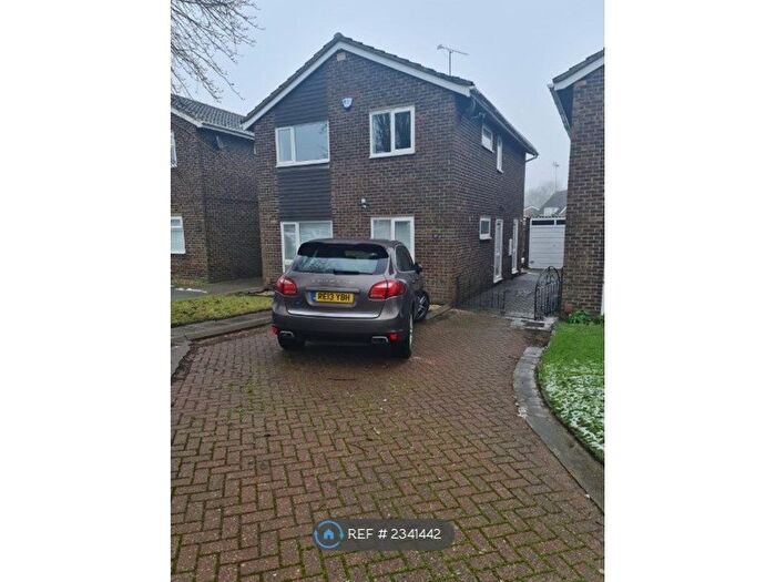 4 Bedroom Detached House To Rent In Westcott Way, Northampton, NN3