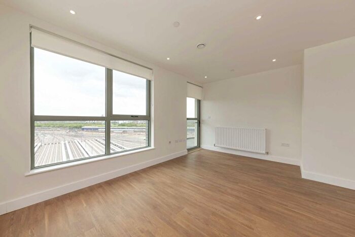 1 Bedroom Flat To Rent In Green Street, Willesden Junction, NW10