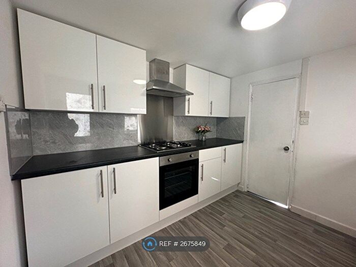 4 Bedroom Terraced House To Rent In Blenheim Road, Reading, RG1