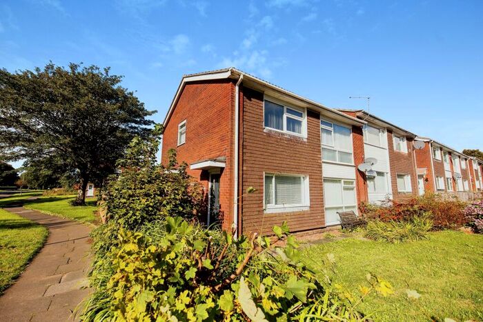 2 Bedroom Flat To Rent In Ancrum Way, Whickham, Newcastle Upon Tyne, NE16